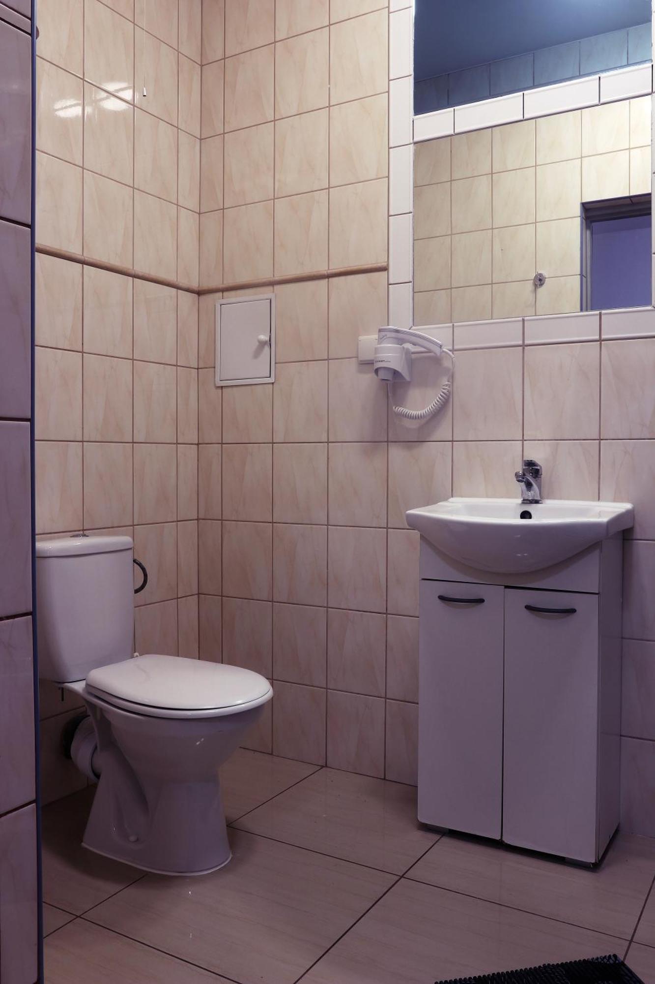 Hotel Dworek 弗罗茨瓦夫 外观 照片