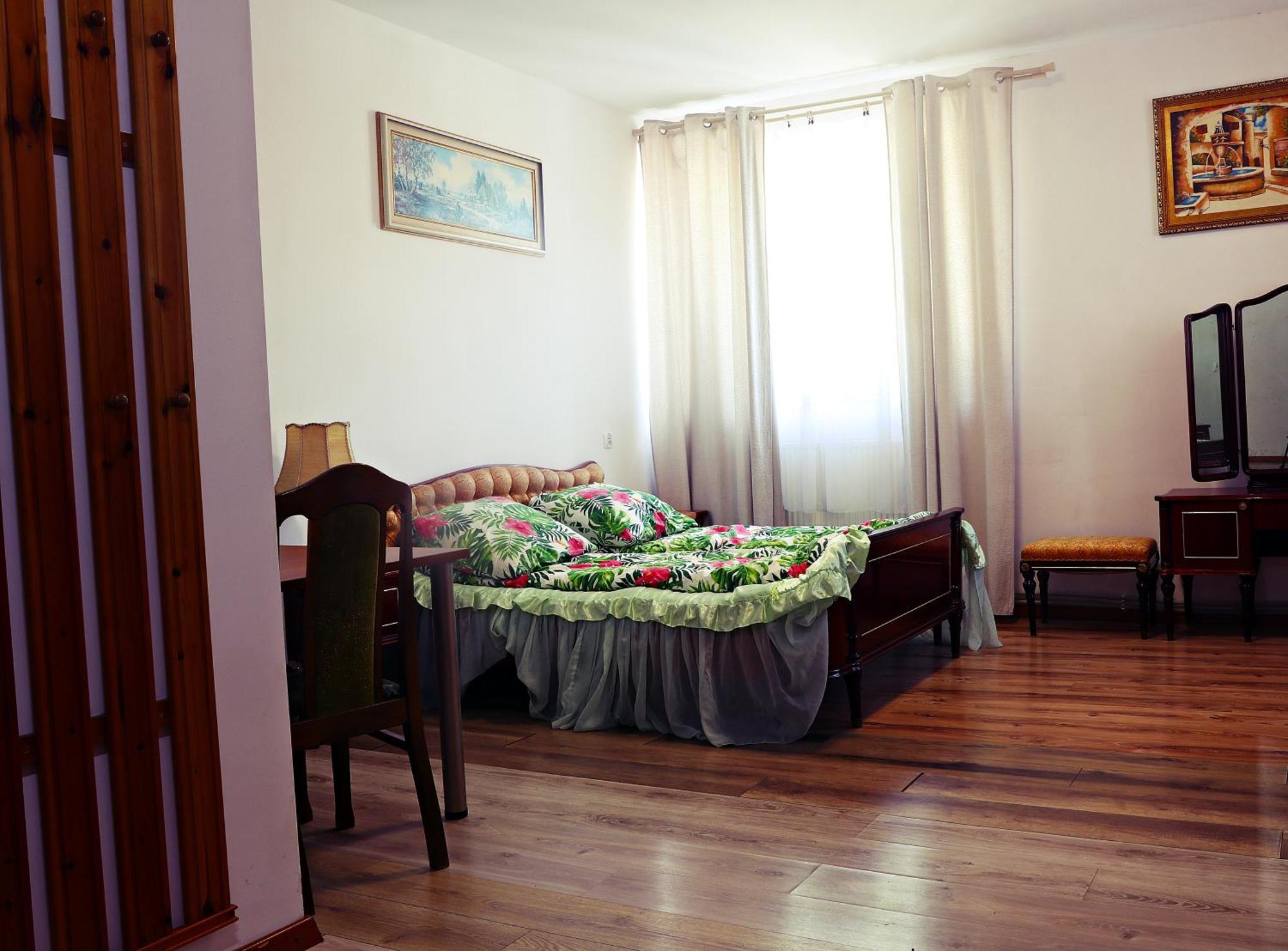 Hotel Dworek 弗罗茨瓦夫 外观 照片