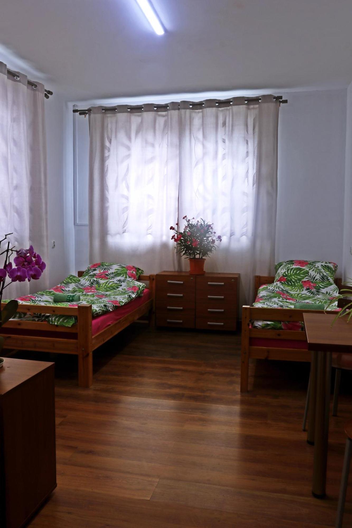 Hotel Dworek 弗罗茨瓦夫 外观 照片