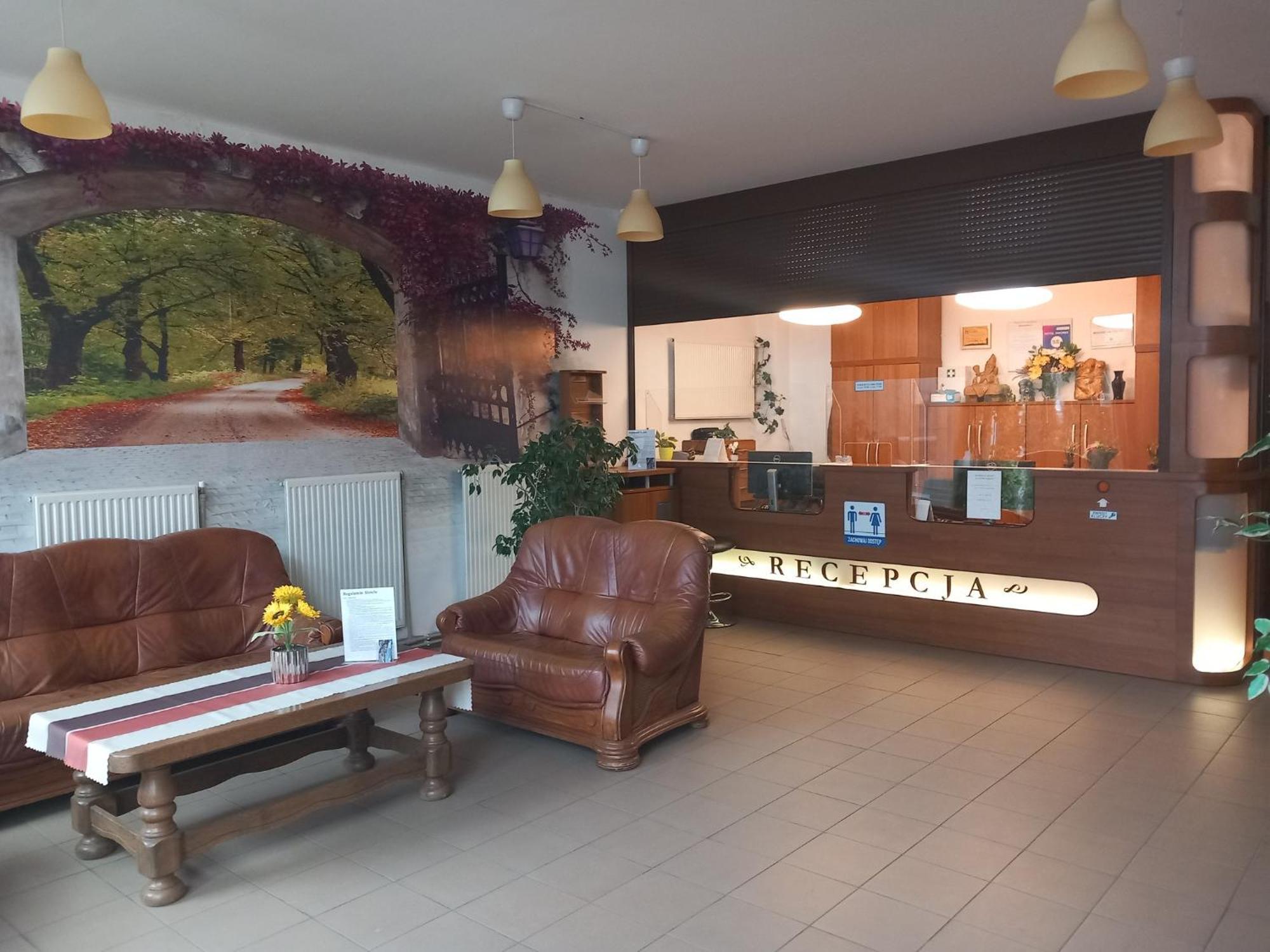 Hotel Dworek 弗罗茨瓦夫 外观 照片